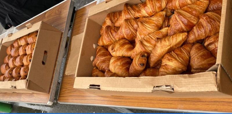 Les pains au chocolat sont de retour à South Ken                      
Vive la solidarité au LFCG!